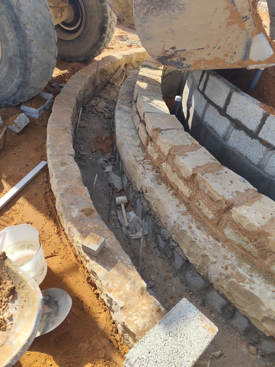 أعمال الحجر الطبيعي - صورة مشروع 21 في الرياض